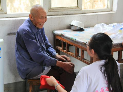 温馨。。！这个活动让孤寡老人直呼“暖心窝”