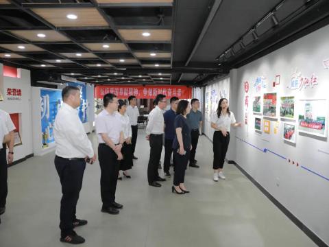 团省委副书记张迎春来和记官网集团调研共青团事情