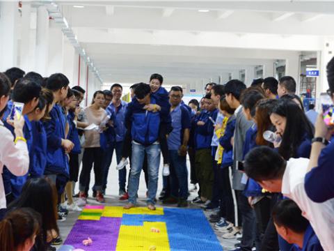 坚贞立志，，永葆精神，，奋勇领先，，不负青春